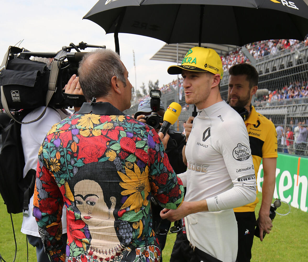 Kai Ebel trägt GERMENS Hemd BLUMEN MEXICOS