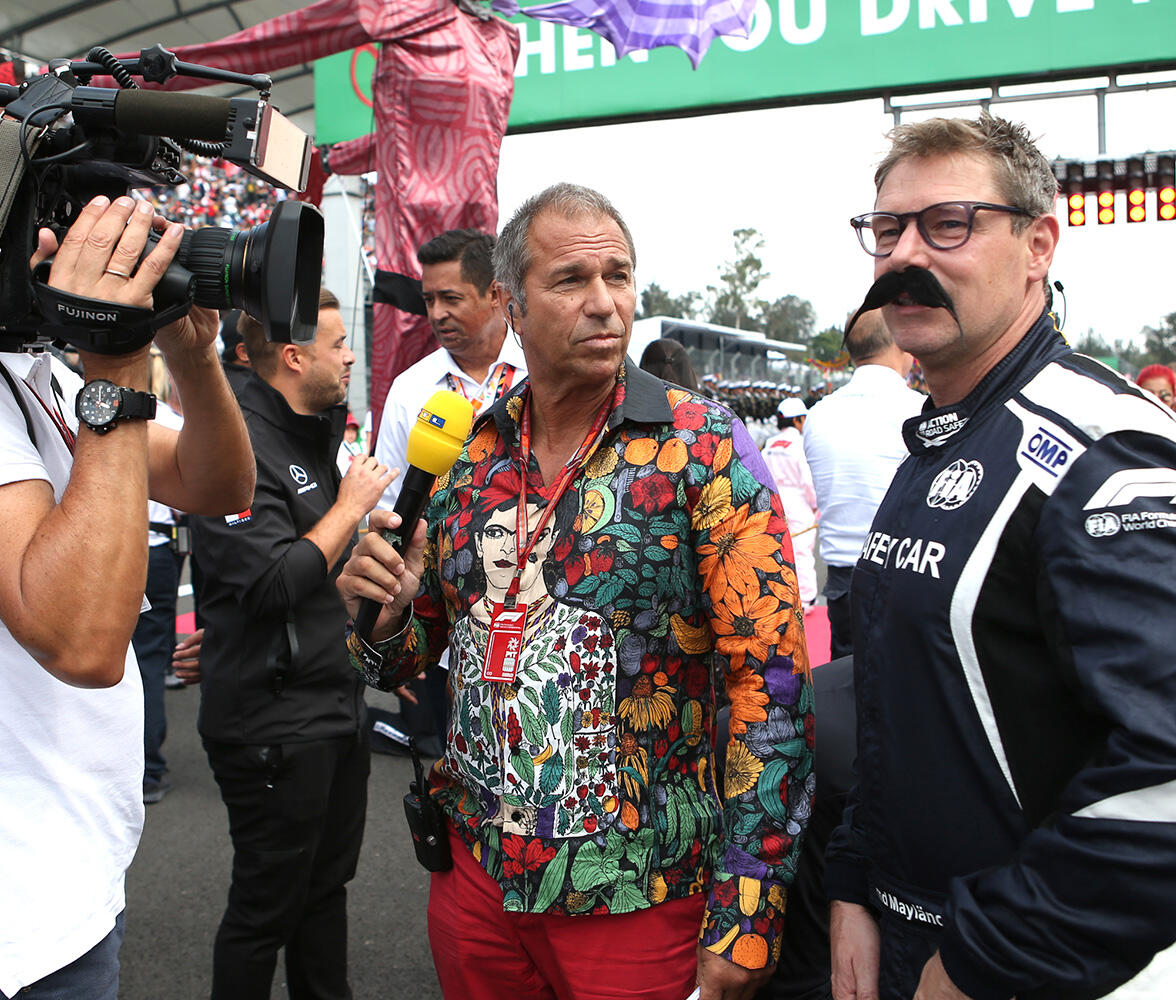 Kai Ebel trägt GERMENS Hemd BLUMEN MEXICOS